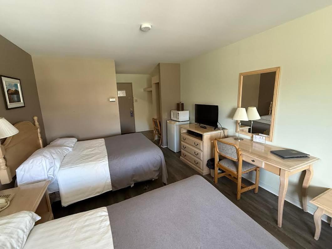 Motel Le Transit Mont-Saint-Hilaire Εξωτερικό φωτογραφία