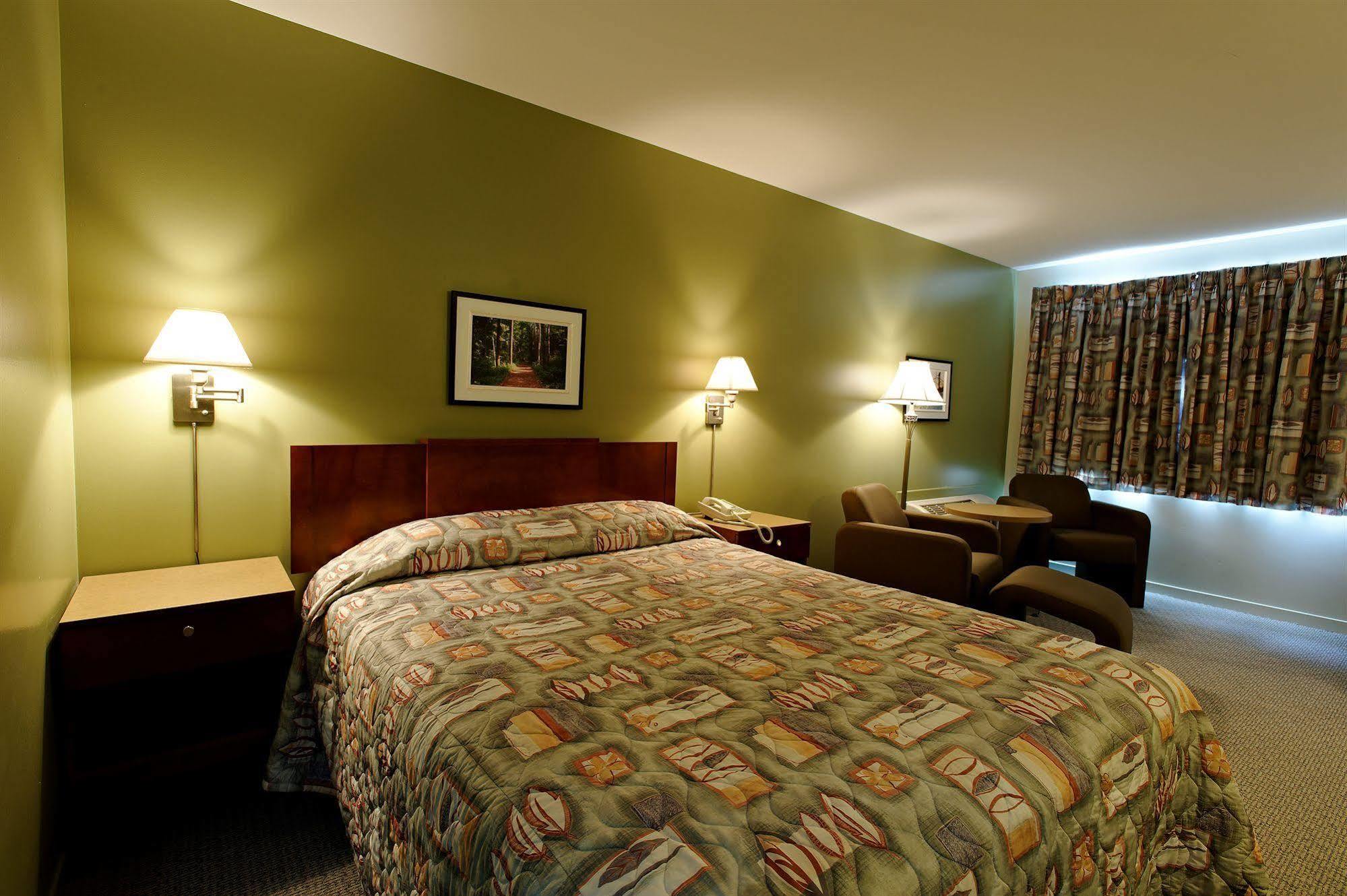 Motel Le Transit Mont-Saint-Hilaire Εξωτερικό φωτογραφία