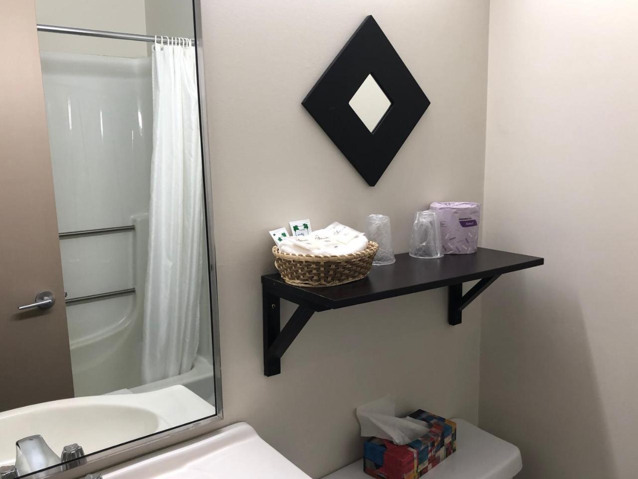 Motel Le Transit Mont-Saint-Hilaire Εξωτερικό φωτογραφία